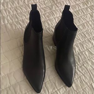 BLONDO EMILIA CHELSEA BOOT